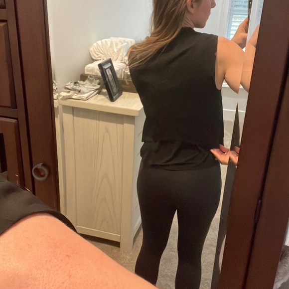 Vest - Picture 3 of 6